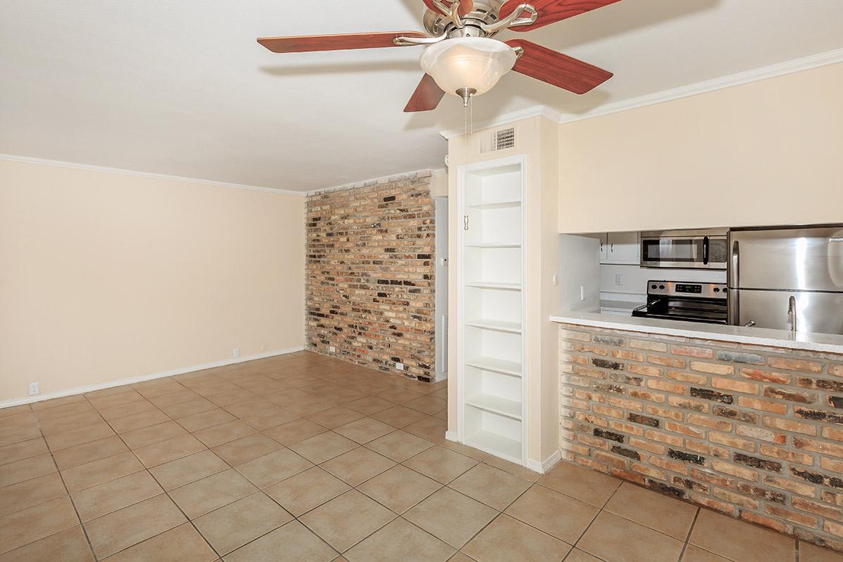5920 Beverly Hill Street - 33